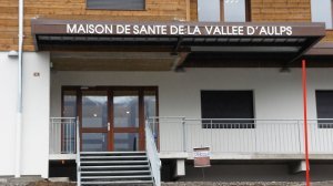 Entrée du batiment - JPEG - 529.2 ko - 1539×1024 px